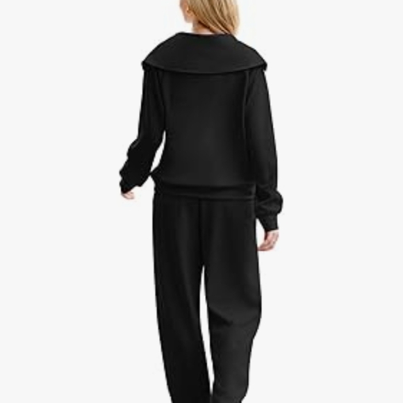 Elegant Black Women's Jumpsuit - Picture 3 of 7